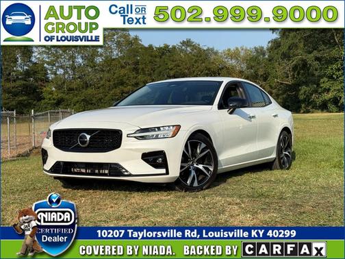2024 Volvo S60 B5 Core Dark Theme