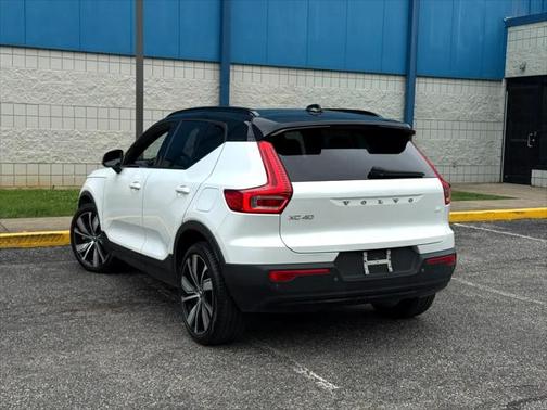 2021 Volvo XC40 Recharge Pure Electric P8