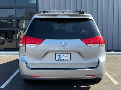 2014 Toyota Sienna LE