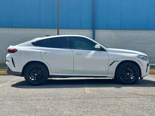 Alpine White 2022 BMW X6 xDrive40i