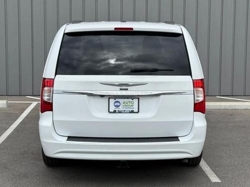 Bright White Clearcoat 2015 Chrysler Town & Country Touring