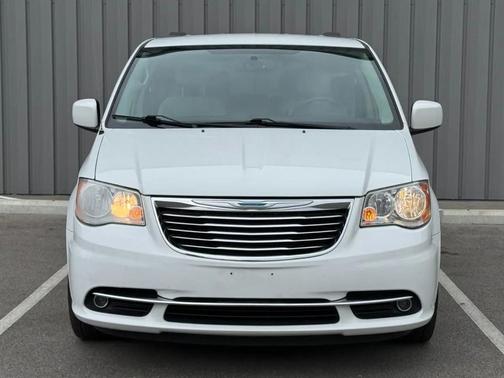 Bright White Clearcoat 2015 Chrysler Town & Country Touring