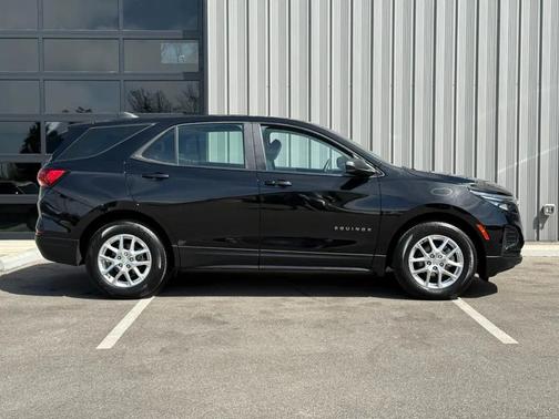 Mosaic Black Metallic 2024 Chevrolet Equinox LS