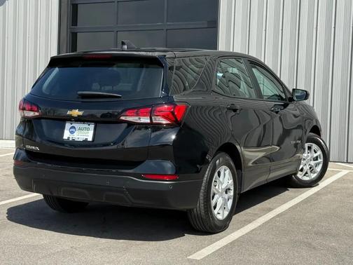 Mosaic Black Metallic 2024 Chevrolet Equinox LS