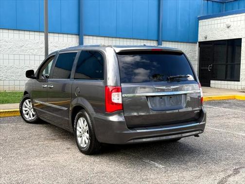 2016 Chrysler Town & Country Limited Platinum