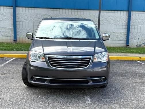 2016 Chrysler Town & Country Limited Platinum