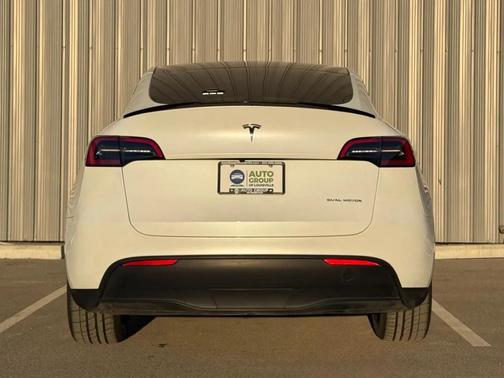 2023 Tesla Model Y Long Range Dual Motor All-Wheel Drive