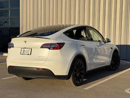 2023 Tesla Model Y Long Range Dual Motor All-Wheel Drive