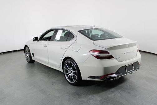 Vatna Gray 2026 Genesis G70 2.5T RWD Prestige