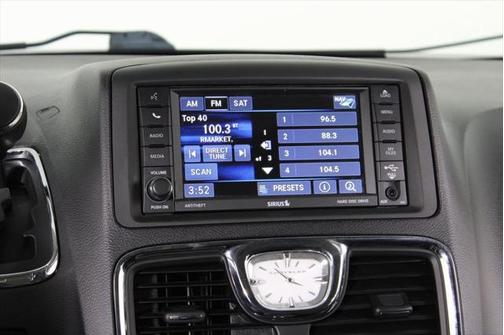2013 Chrysler Town & Country Touring