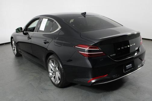 2022 Genesis G70 2.0T RWD