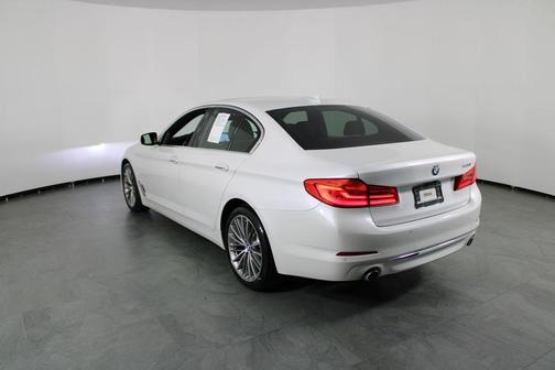 2017 BMW 530 530i