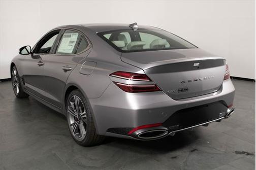 2025 Genesis G70 2.5T RWD