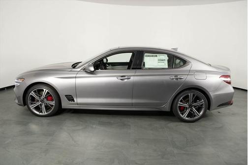 2025 Genesis G70 2.5T RWD