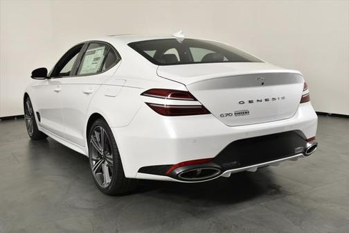 2025 Genesis G70 2.5T RWD