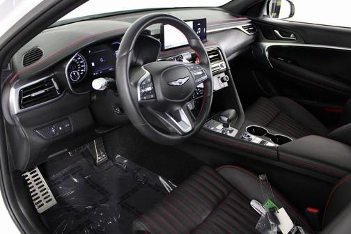 2025 Genesis G70 2.5T RWD