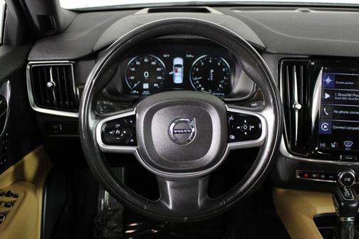 2018 Volvo S90 T5 Momentum