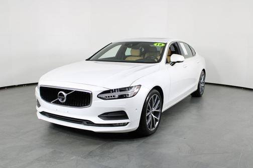 2018 Volvo S90 T5 Momentum