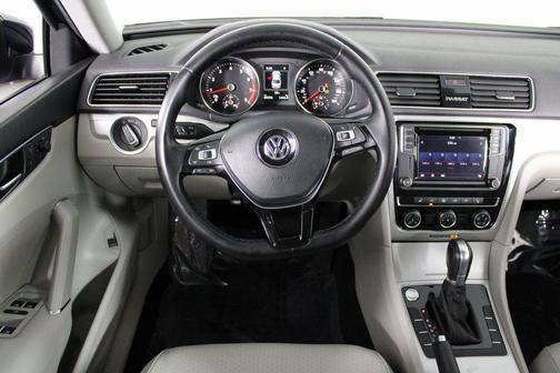 2019 Volkswagen Passat 2.0T Wolfsburg Edition