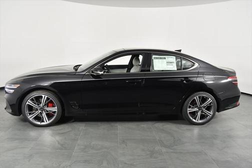 2025 Genesis G70 2.5T RWD
