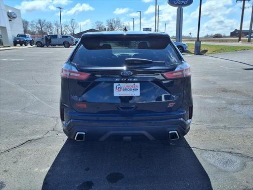 2022 Ford Edge ST