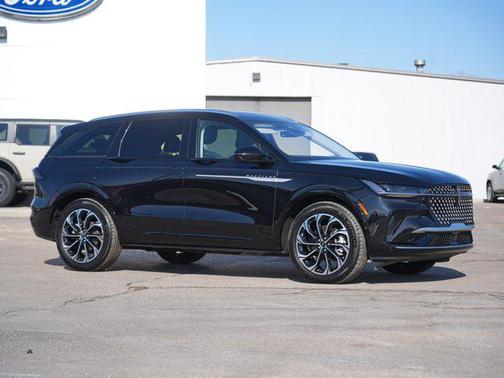 2025 Lincoln Nautilus Reserve