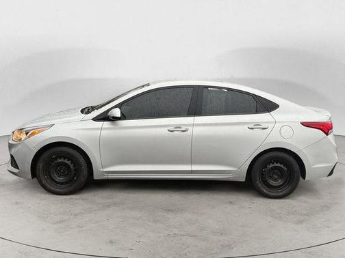 2022 Hyundai Accent SE