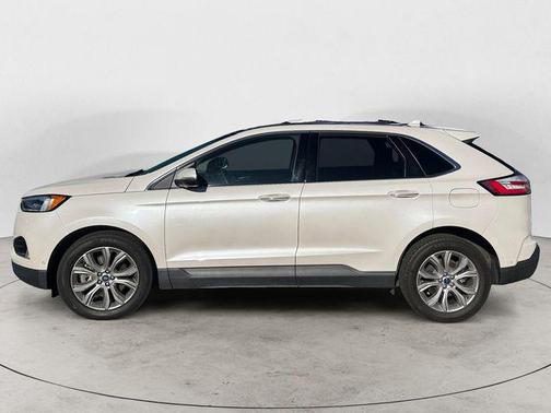 White Platinum Metallic Tri-Coat 2019 Ford Edge Titanium