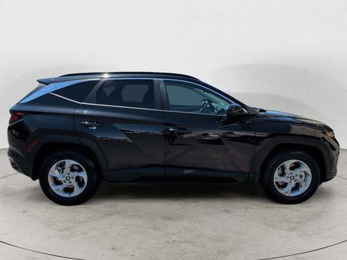 Black Pearl 2024 Hyundai TUCSON SEL