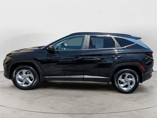 Black Pearl 2024 Hyundai TUCSON SEL
