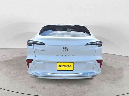 White Frost Tricoat 2025 Buick Envista Avenir FWD