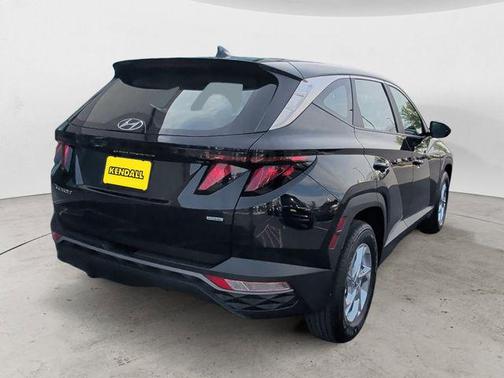 Black Pearl 2024 Hyundai TUCSON SE