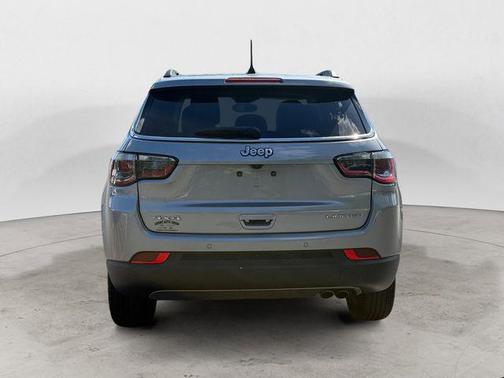 Billet Silver Metallic Clearcoat 2017 Jeep New Compass Limited