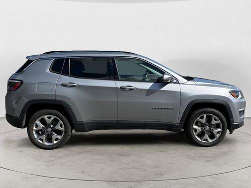 Billet Silver Metallic Clearcoat 2017 Jeep New Compass Limited
