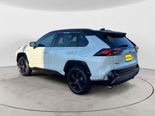 2021 Toyota RAV4 Hybrid SE