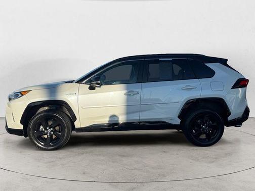 2021 Toyota RAV4 Hybrid SE
