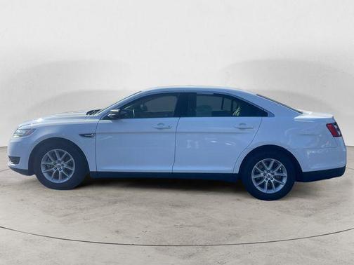 2014 Ford Taurus SE