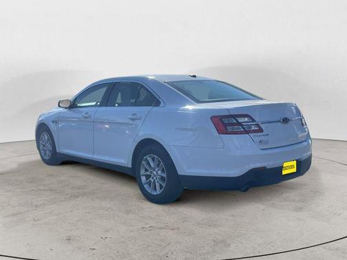 2014 Ford Taurus SE