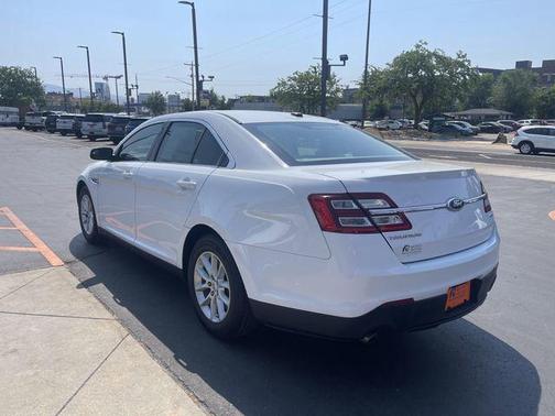 2014 Ford Taurus SE