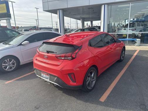 2020 Hyundai Veloster 2