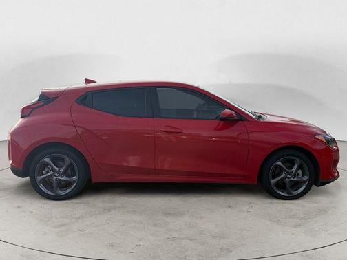 2020 Hyundai Veloster 2