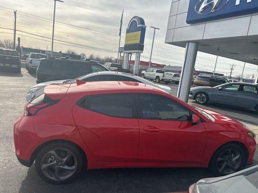 2020 Hyundai Veloster 2