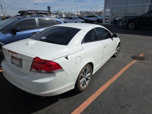 White 2009 Volvo C70 T5