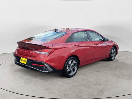 2025 Hyundai ELANTRA Sport