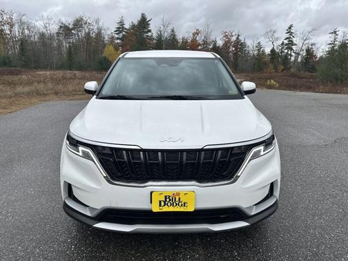 2023 Kia Carnival LX