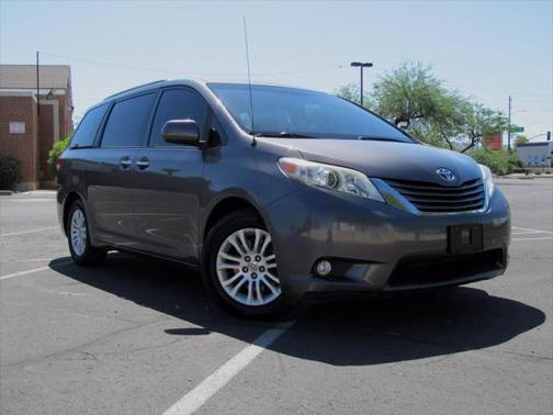 2013 Toyota Sienna XLE