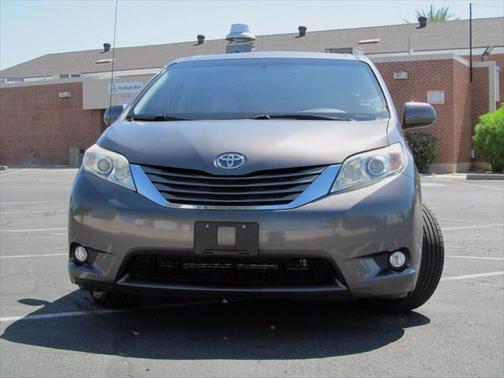 2013 Toyota Sienna XLE