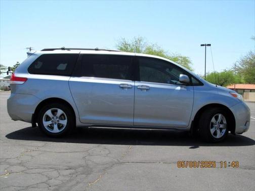 2011 Toyota Sienna LE