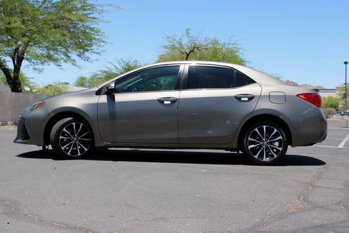Gray 2019 Toyota Corolla SE