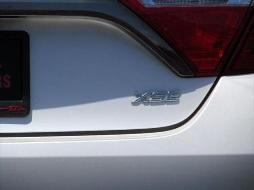 2016 Toyota Camry XLE